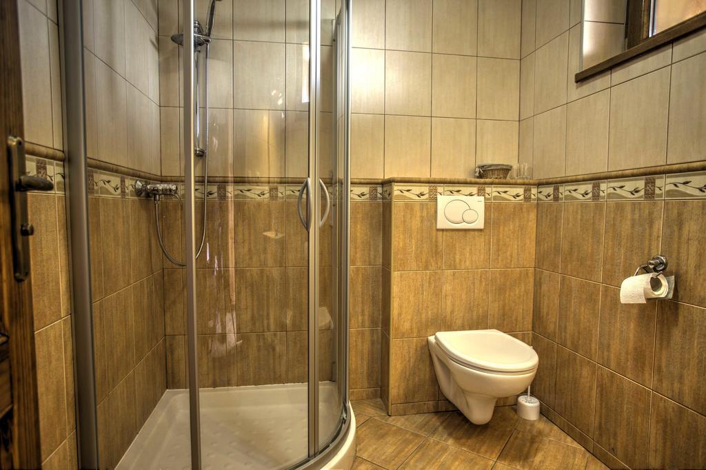 Penzion Grobsky Dvor Slovensky Grob Rum bild
